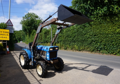 Iseki TX2140 compact tractor with loader