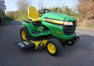 John Deere X540 ride on mower