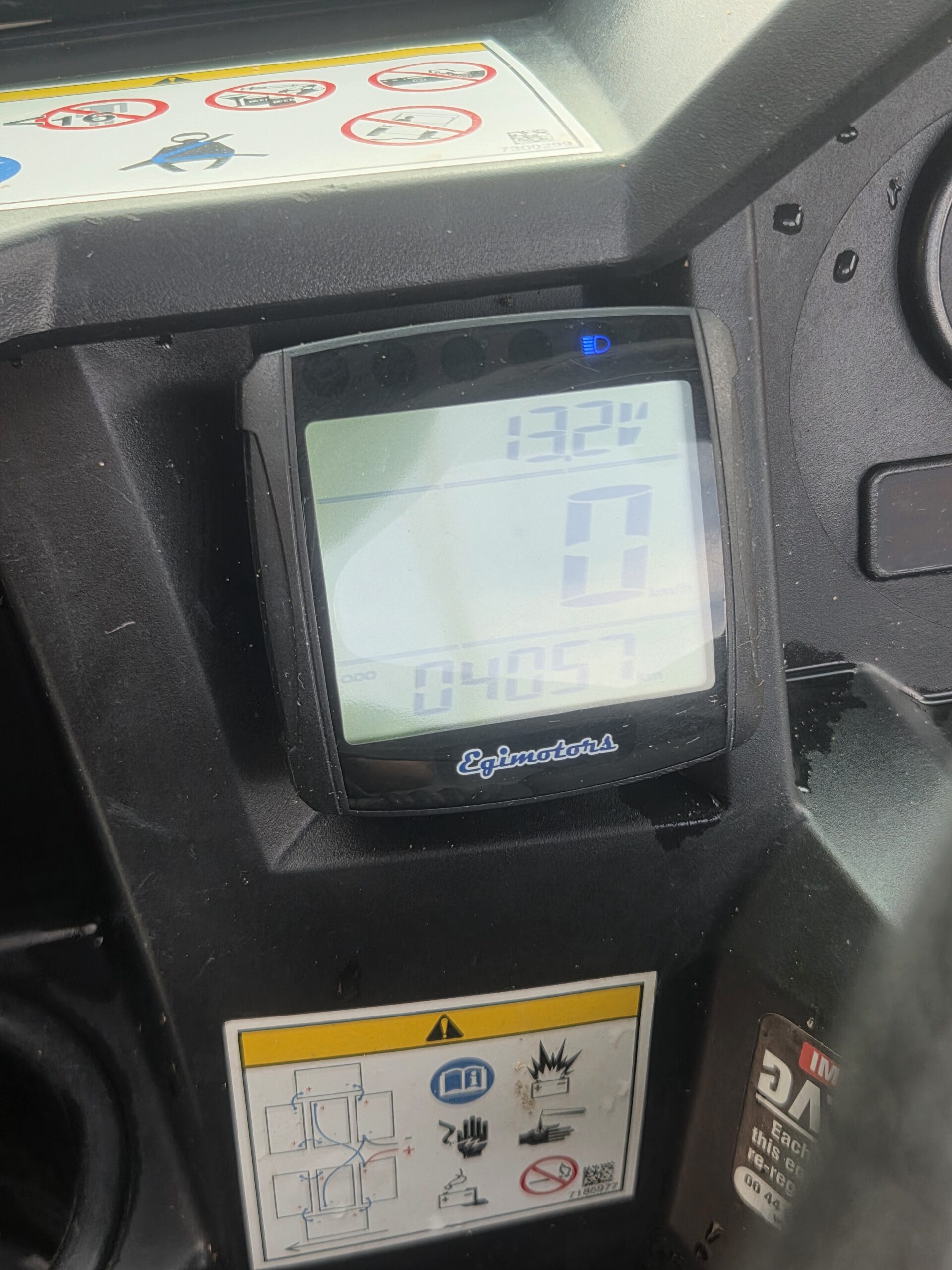 1000061696